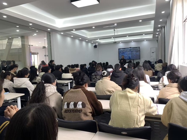 黔南民族师范学院9.jpg