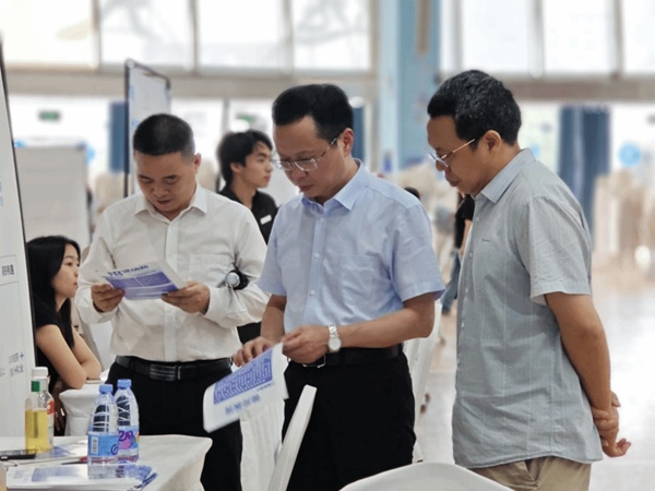 黔南民族师范学院3.jpg